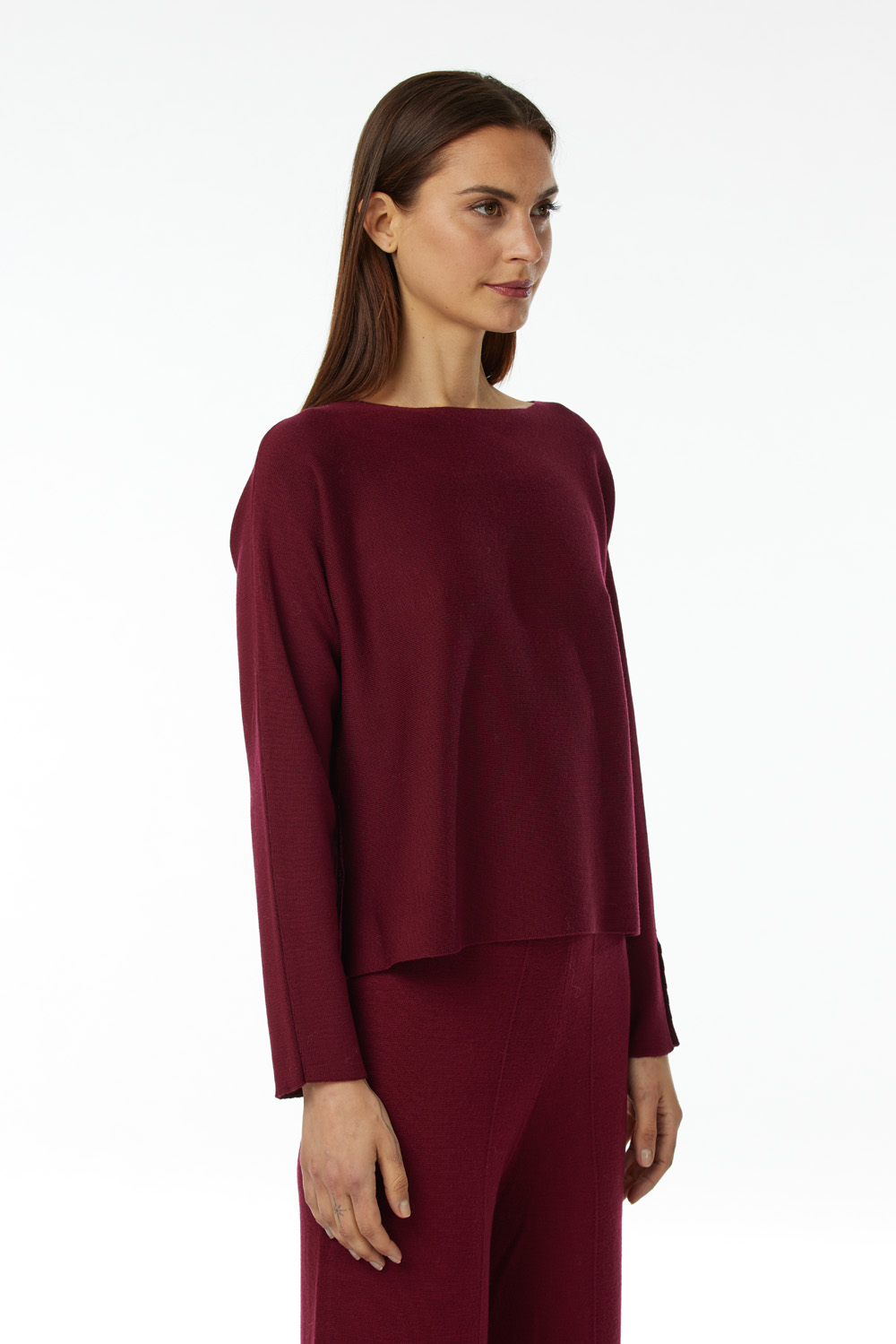 Boat neck sweater in 100% Extrafine Merino, horizontal rib knit