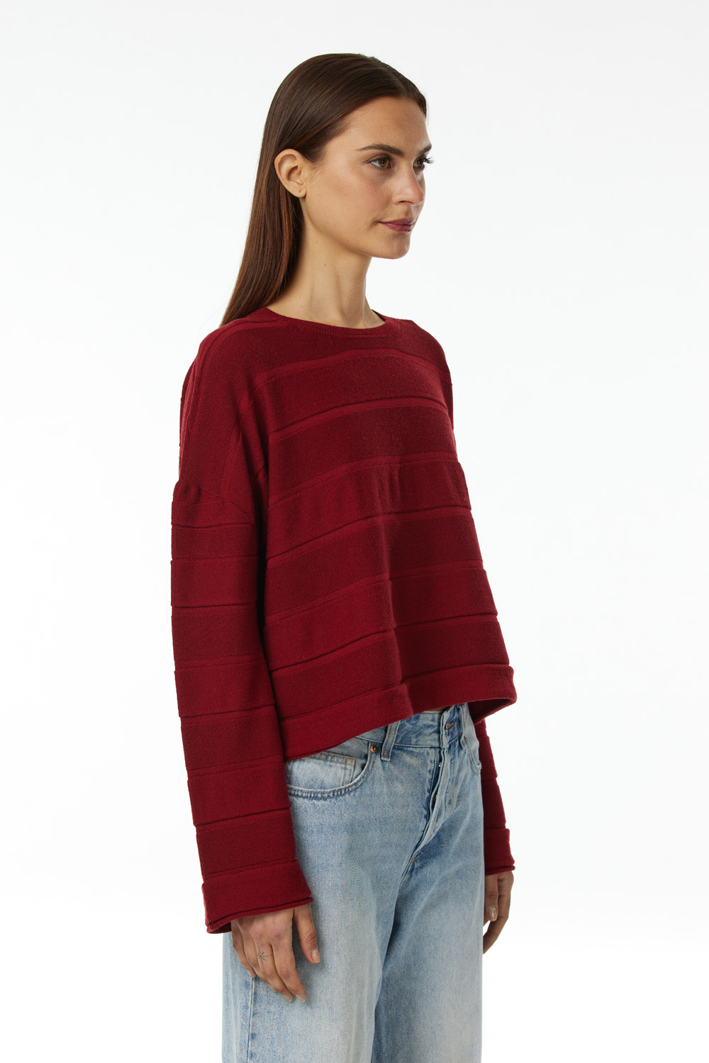 Cropped crew neck sweater in 100% Extrafine Merino, long dropped sleeves