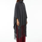 Poncho con collo ad anello in 100% Merino Extrafine