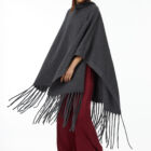 Poncho con collo ad anello in 100% Merino Extrafine