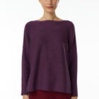 Boat neck sweater in 100% Extrafine Merino, horizontal rib knit,