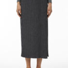 Pleated skirt in 100% Extrafine Merino with elastic band at waist