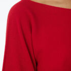 Boat neck tubolar sweater with tie at sleeve, sleeve lenght 3/4. Fitted vestibility.