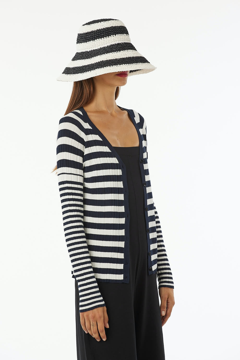 V neck ribbed cardigan in viscose stretch, long sleeve saddle shoulder tight vestibility.