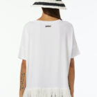 Crew neck t-shirt in Stretch viscose jersey with short sleeves and 100% cotton fringes at bottom. Oversize vestibility.